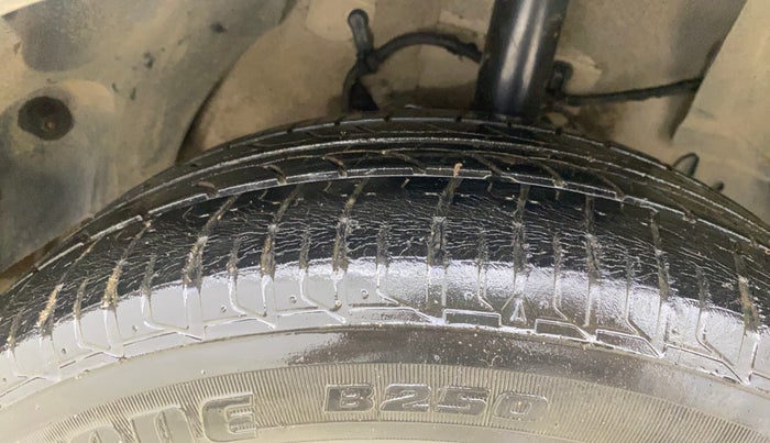 2015 Tata Zest XT PETROL, Petrol, Manual, 37,570 km, Right Front Tyre Tread