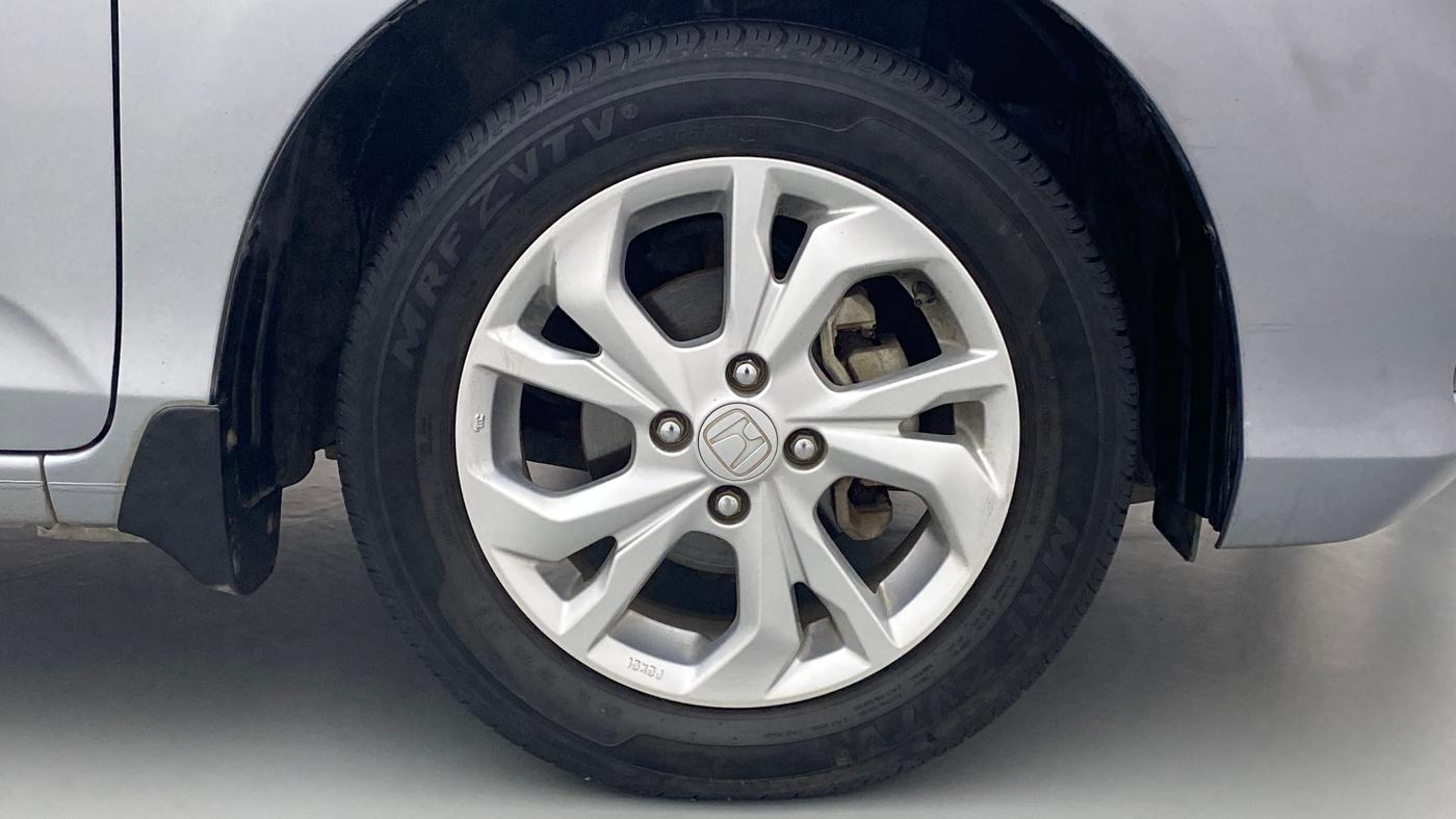 2018 Honda Amaze 1.2 VXMT I VTEC, Petrol, Manual, 22,058 km, Right Front Wheel