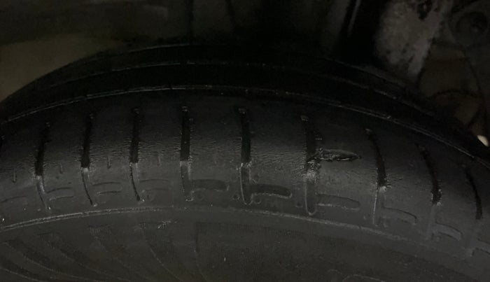 2015 Hyundai Elite i20 MAGNA 1.2, Petrol, Manual, 62,238 km, Left Rear Tyre Tread