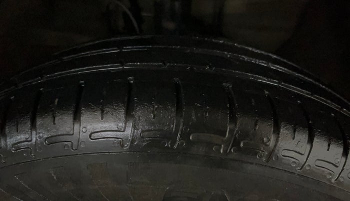 2015 Hyundai Elite i20 MAGNA 1.2, Petrol, Manual, 62,238 km, Right Front Tyre Tread