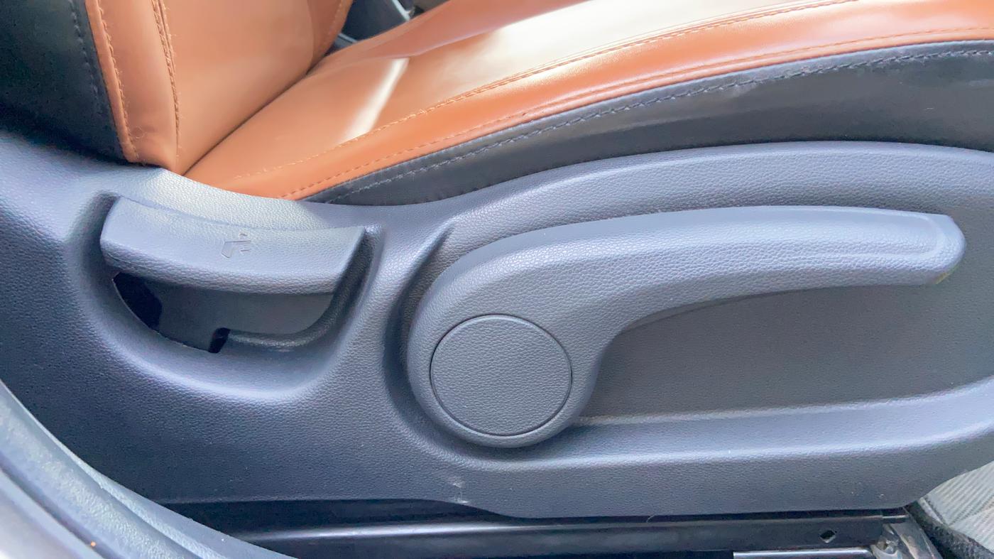 2019 Hyundai Elite i20 SPORTZ PLUS 1.2, Petrol, Manual, 50,316 km, Driver Side Adjustment Panel