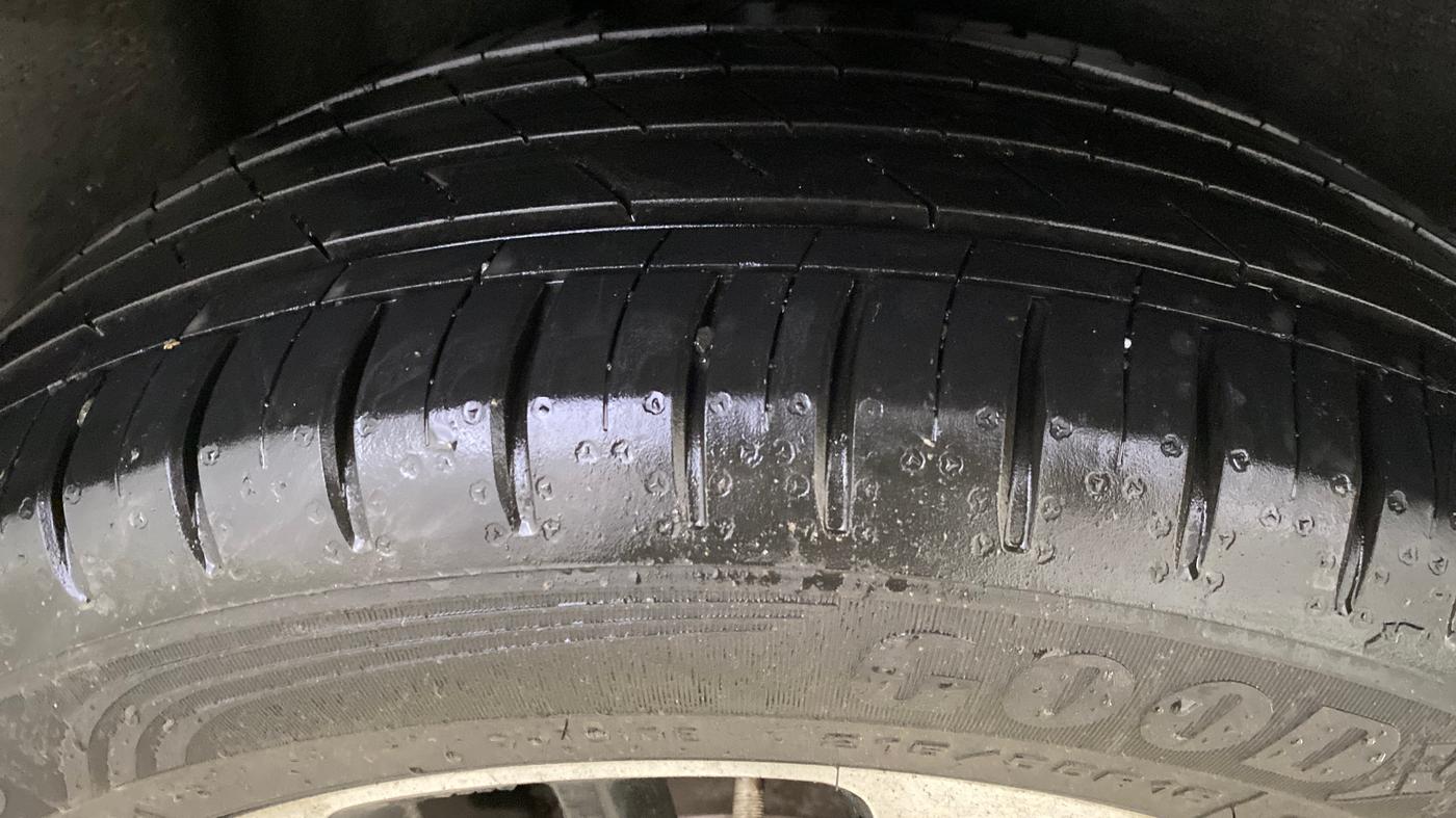 2022 MG HECTOR SMART 1.5 PETROL CVT, Petrol, Automatic, 26,993 km, Right Rear Tyre Tread