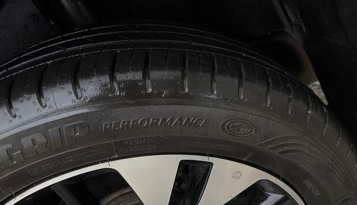 2021 MG HECTOR SHARP 1.5 PETROL CVT, Petrol, Automatic, 16,059 km, Left Rear Tyre Tread