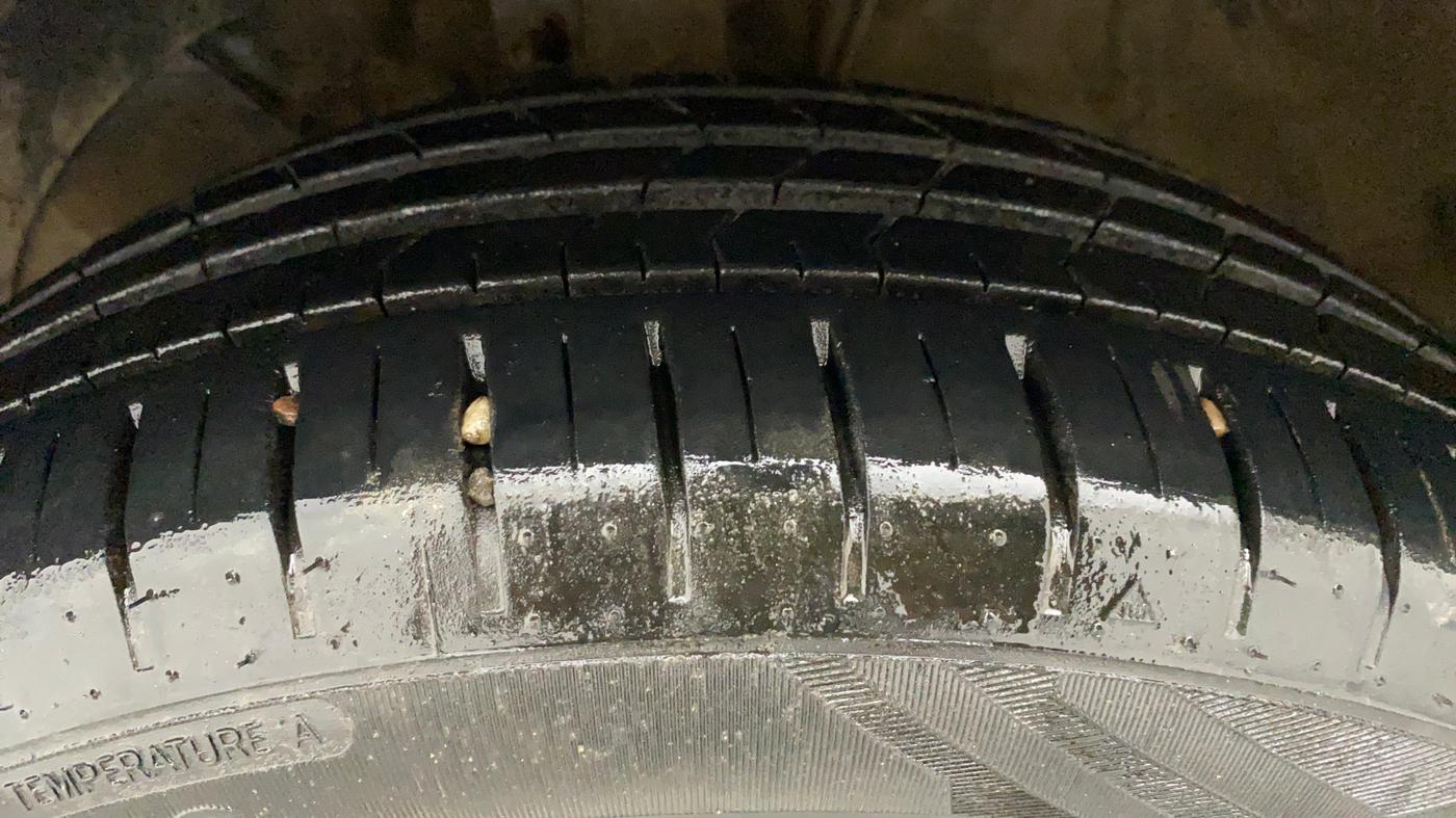 2022 Maruti Baleno ALPHA 1.2 AGS, Petrol, Automatic, 9,837 km, Left Front Tyre Tread
