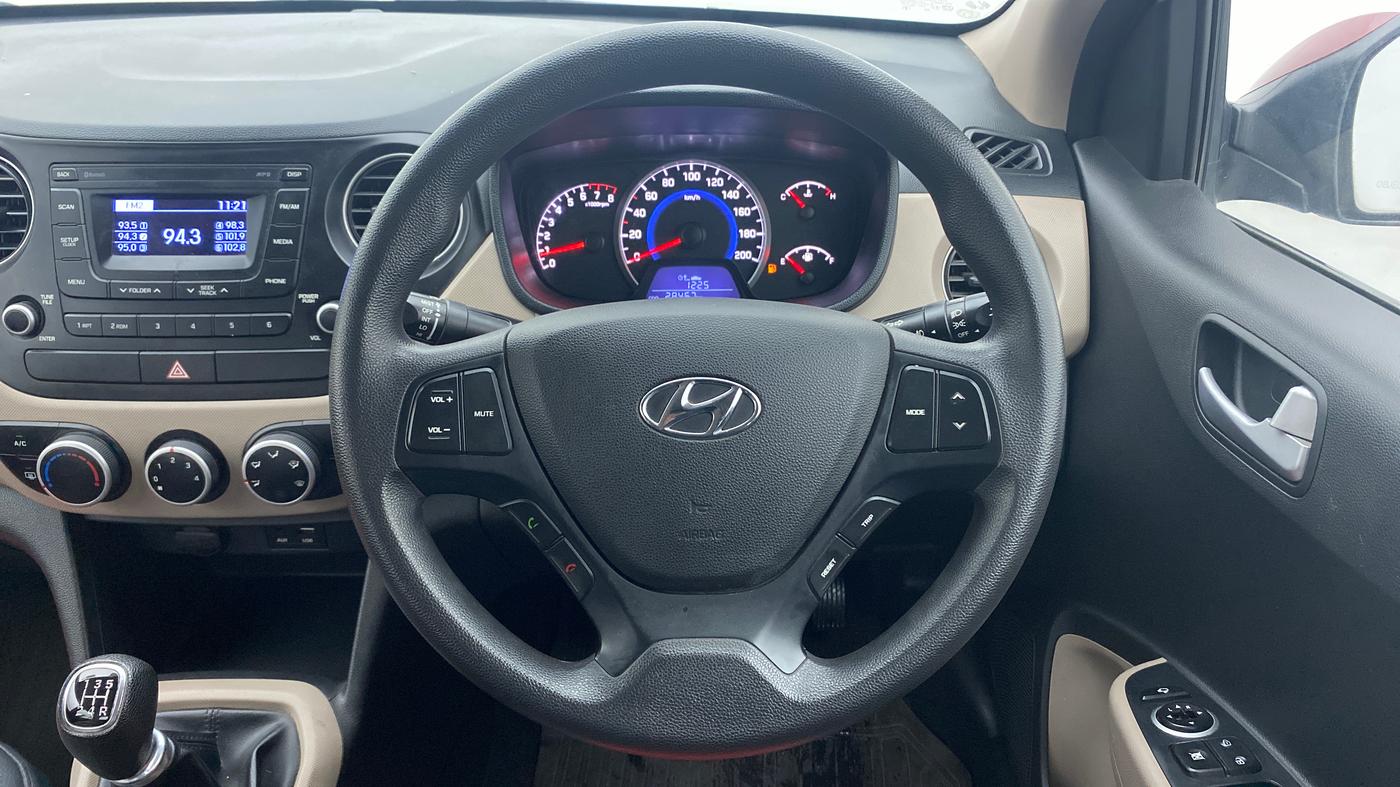 2016 Hyundai Grand i10 SPORTZ 1.2 KAPPA VTVT, Petrol, Manual, 28,467 km, Steering Wheel Close Up