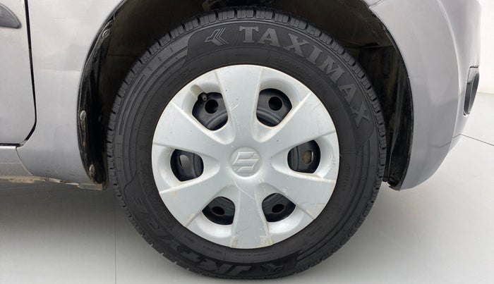 2011 Maruti Ritz VXI, Petrol, Manual, 74,068 km, Right Front Wheel