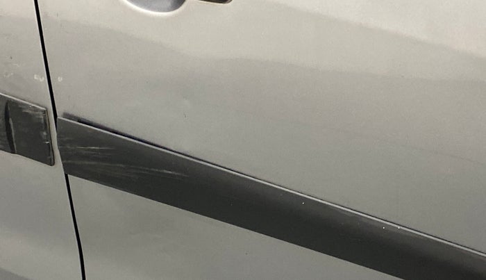 2011 Maruti Ritz VXI, Petrol, Manual, 74,068 km, Driver-side door - Minor scratches