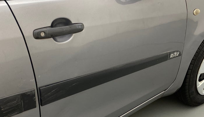 2011 Maruti Ritz VXI, Petrol, Manual, 74,068 km, Driver-side door - Slightly dented