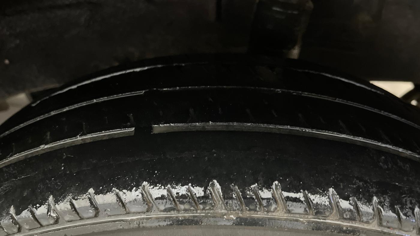 2016 Renault Kwid RXL, Petrol, Manual, 1,00,761 km, Left Rear Tyre Tread