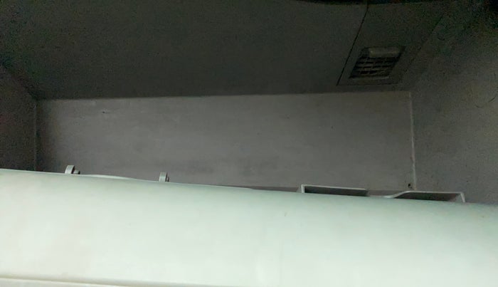 2016 Mahindra Kuv100 K6 PLUS 6 STR, Petrol, Manual, 90,022 km, Cooled Glove Box