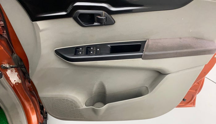 2016 Mahindra Kuv100 K6 PLUS 6 STR, Petrol, Manual, 90,022 km, Driver Side Door Panels Control