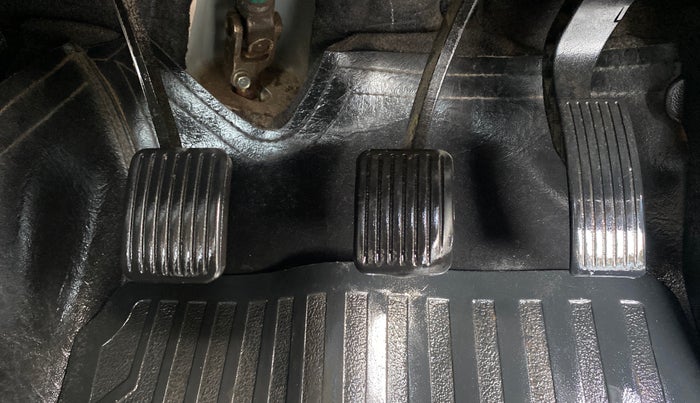 2018 Hyundai Xcent S 1.2, CNG, Manual, 1,22,642 km, Pedals