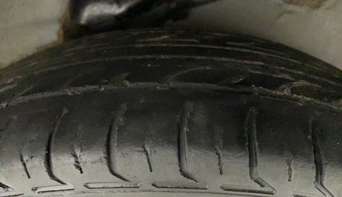 2013 Hyundai i10 MAGNA 1.1, Petrol, Manual, 96,144 km, Left Rear Tyre Tread