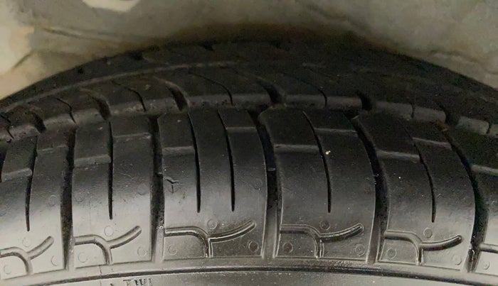 2013 Hyundai i10 MAGNA 1.1, Petrol, Manual, 96,144 km, Right Rear Tyre Tread
