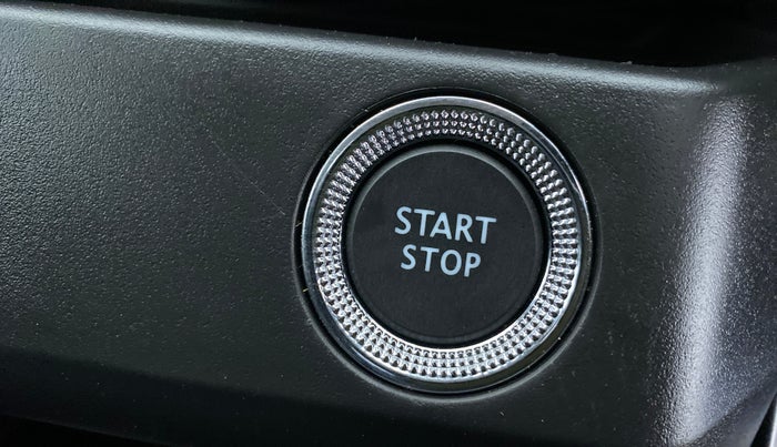 2022 Renault Kiger  RXT (O) AMT 1.0 DUAL TONE, Petrol, Automatic, 2,178 km, Keyless Start/ Stop Button