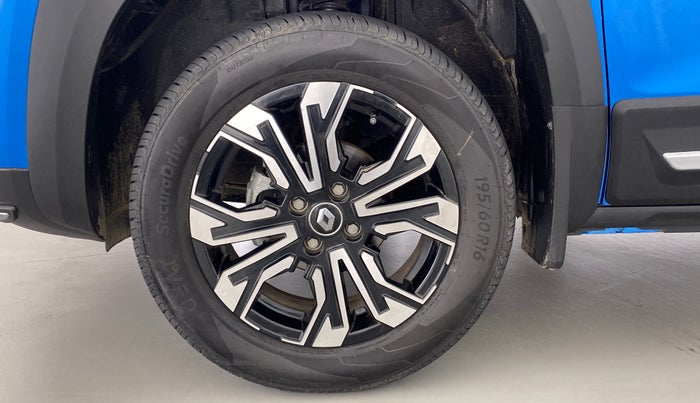 2022 Renault Kiger  RXT (O) AMT 1.0 DUAL TONE, Petrol, Automatic, 2,178 km, Left Front Wheel