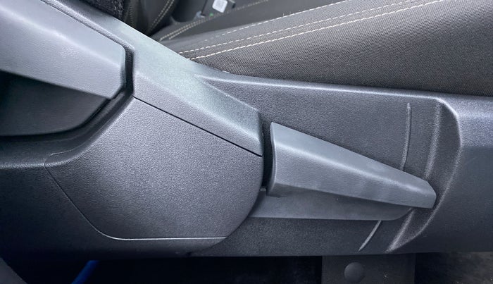 2022 Renault Kiger  RXT (O) AMT 1.0 DUAL TONE, Petrol, Automatic, 2,178 km, Driver Side Adjustment Panel