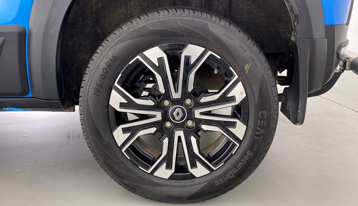 2022 Renault Kiger  RXT (O) AMT 1.0 DUAL TONE, Petrol, Automatic, 2,178 km, Left Rear Wheel