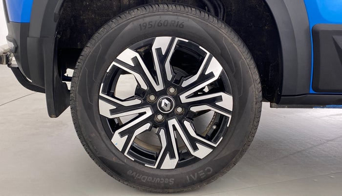 2022 Renault Kiger  RXT (O) AMT 1.0 DUAL TONE, Petrol, Automatic, 2,178 km, Right Rear Wheel