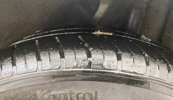 2020 Hyundai New Elantra 2.0 SX(O) AT PETROL, Petrol, Automatic, 50,981 km, Left Rear Tyre Tread