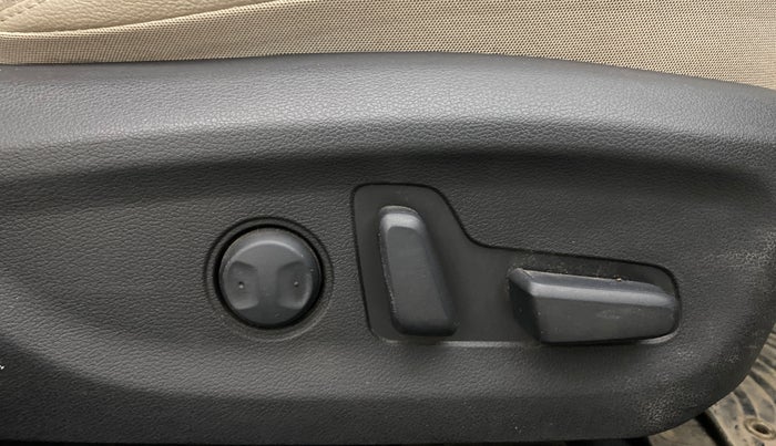 2020 Hyundai New Elantra 2.0 SX(O) AT PETROL, Petrol, Automatic, 50,981 km, Driver Side Adjustment Panel