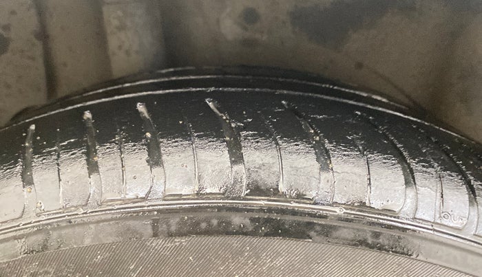 2020 Hyundai New Elantra 2.0 SX(O) AT PETROL, Petrol, Automatic, 50,981 km, Right Rear Tyre Tread