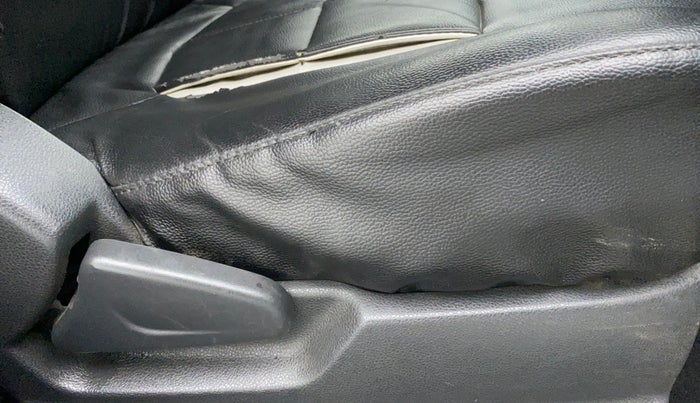 2015 Renault Kwid RXT, Petrol, Manual, 48,799 km, Driver Side Adjustment Panel