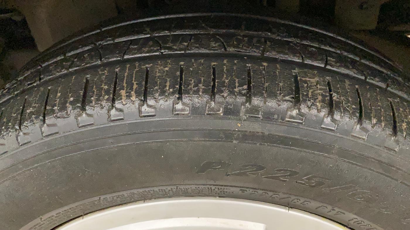 2018 Mahindra Scorpio S7, Diesel, Manual, 48,995 km, Left Front Tyre Tread