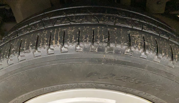 2018 Mahindra Scorpio S7, Diesel, Manual, 48,710 km, Left Front Tyre Tread