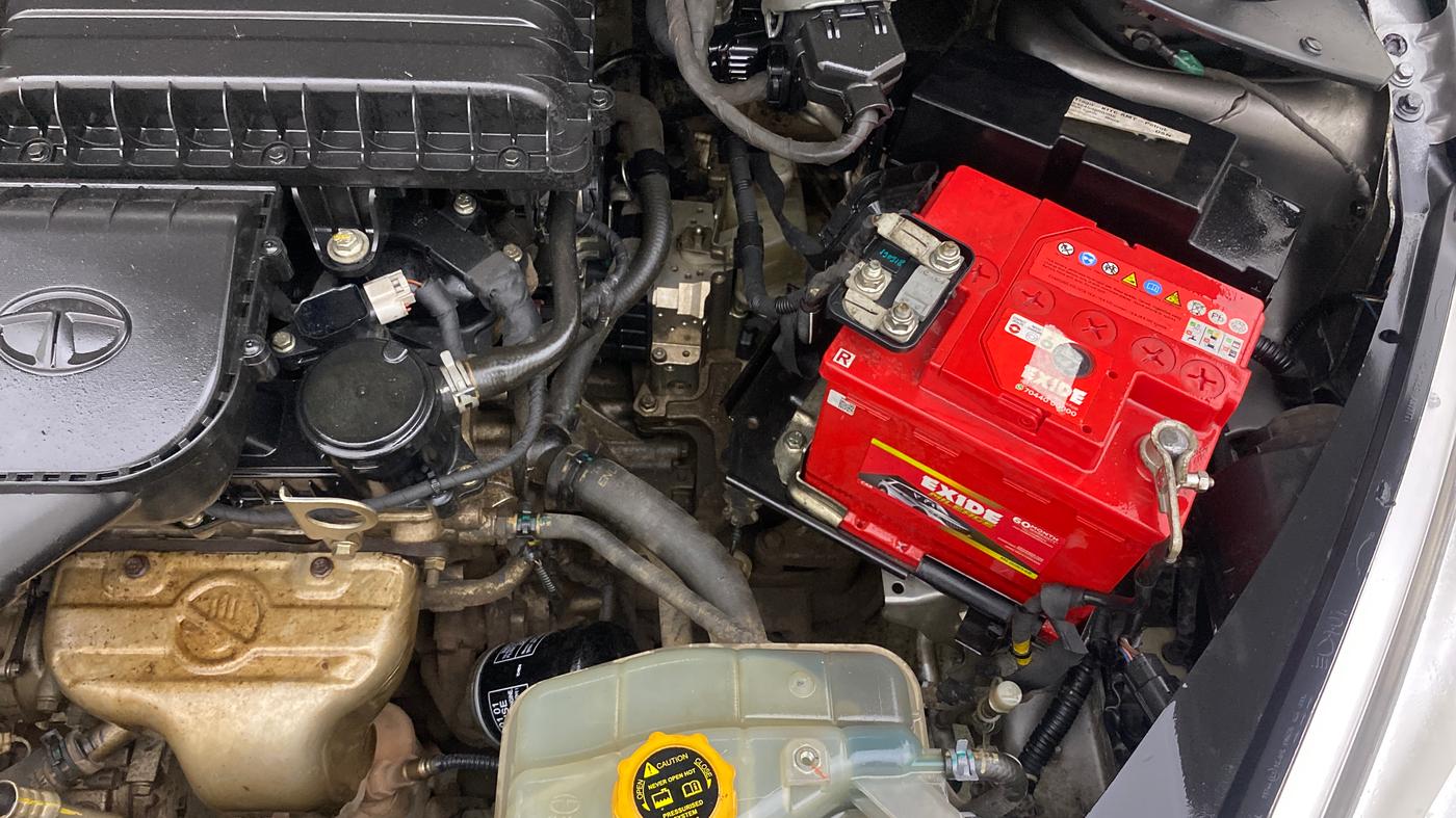 2018 Tata Tiago XZA PETROL, Petrol, Automatic, 70,276 km, Engine View - Left