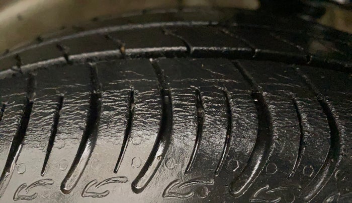2020 Maruti S PRESSO VXI (O) CNG, CNG, Manual, 39,424 km, Right Front Tyre Tread