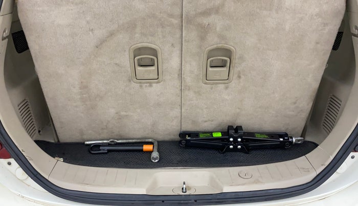 2017 Mahindra XUV500 W6, Diesel, Manual, 51,377 km, Boot Inside