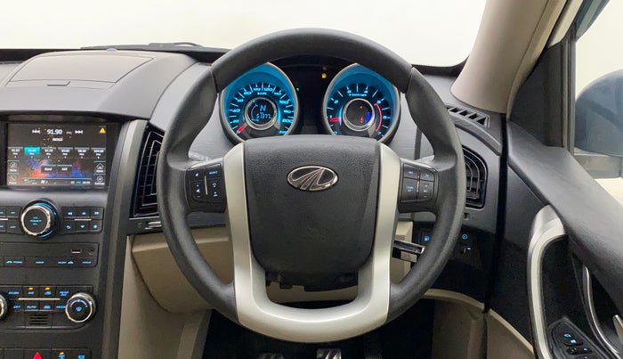 2017 Mahindra XUV500 W6, Diesel, Manual, 51,377 km, Steering Wheel Close Up