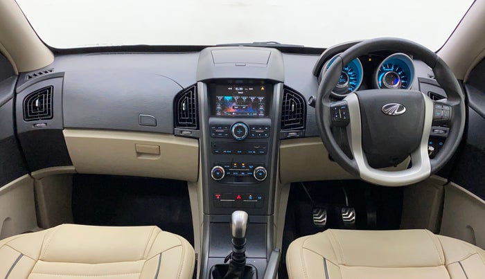 2017 Mahindra XUV500 W6, Diesel, Manual, 51,377 km, Dashboard