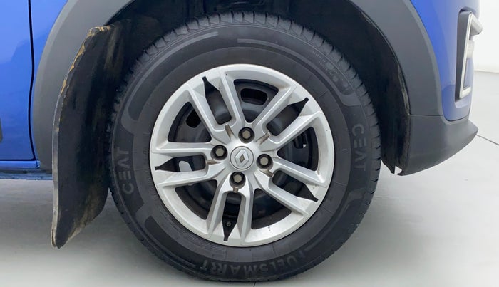 2022 Renault TRIBER RXT, Petrol, Manual, 21,028 km, Right Front Wheel