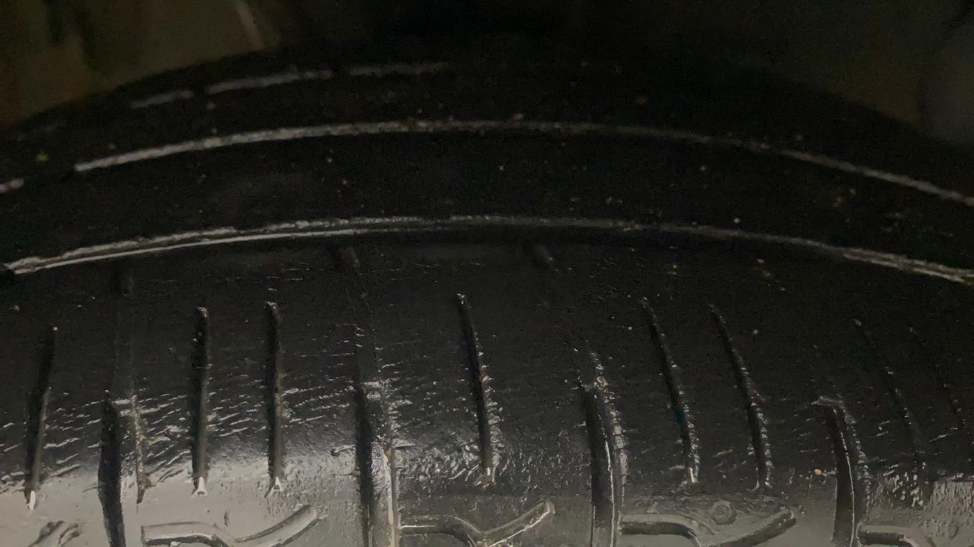 2021 Hyundai NEW SANTRO MAGNA, Petrol, Manual, 59,200 km, Right Front Tyre Tread
