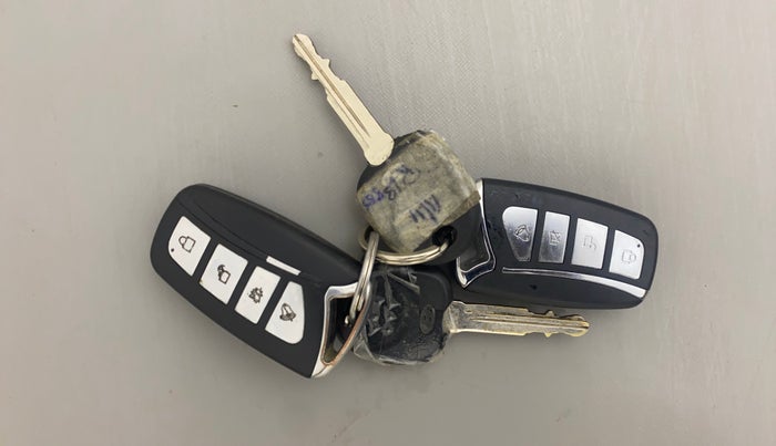 2021 Hyundai NEW SANTRO MAGNA, Petrol, Manual, 59,142 km, Key Close Up