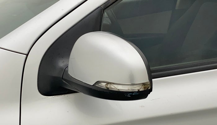 2012 Hyundai i20 SPORTZ 1.2, Petrol, Manual, 99,352 km, Left rear-view mirror - Cover has minor damage