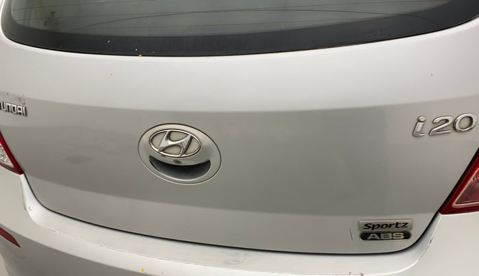 2012 Hyundai i20 SPORTZ 1.2, Petrol, Manual, 99,352 km, Dicky (Boot door) - Slightly dented