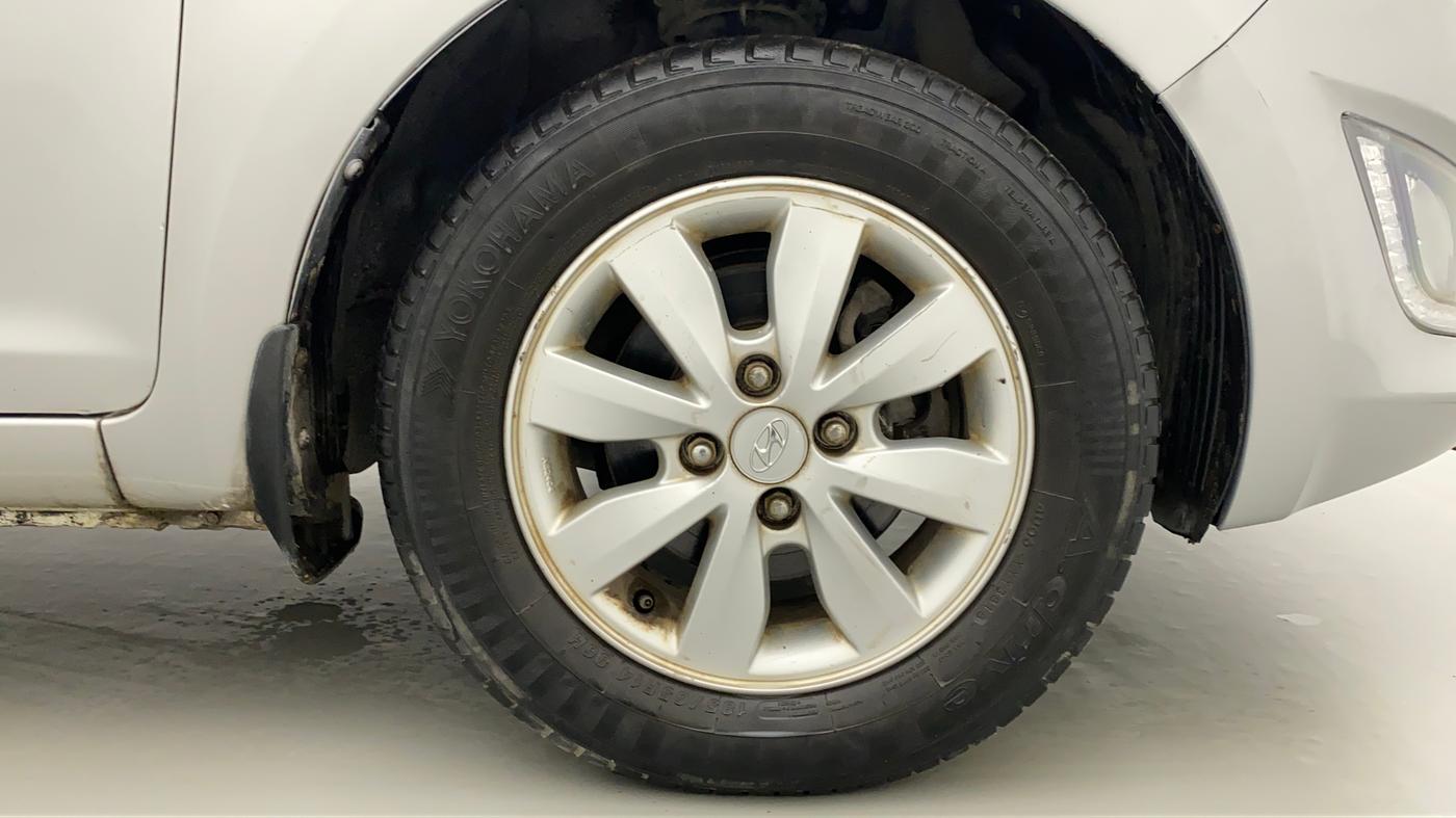 2012 Hyundai i20 SPORTZ 1.2, Petrol, Manual, 99,352 km, Right Front Wheel
