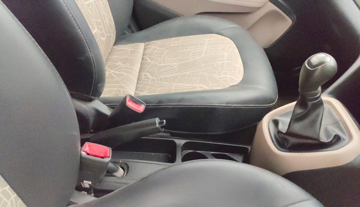 2017 Hyundai Grand i10 ERA 1.2 KAPPA VTVT, Petrol, Manual, 18,070 km, Gear Lever