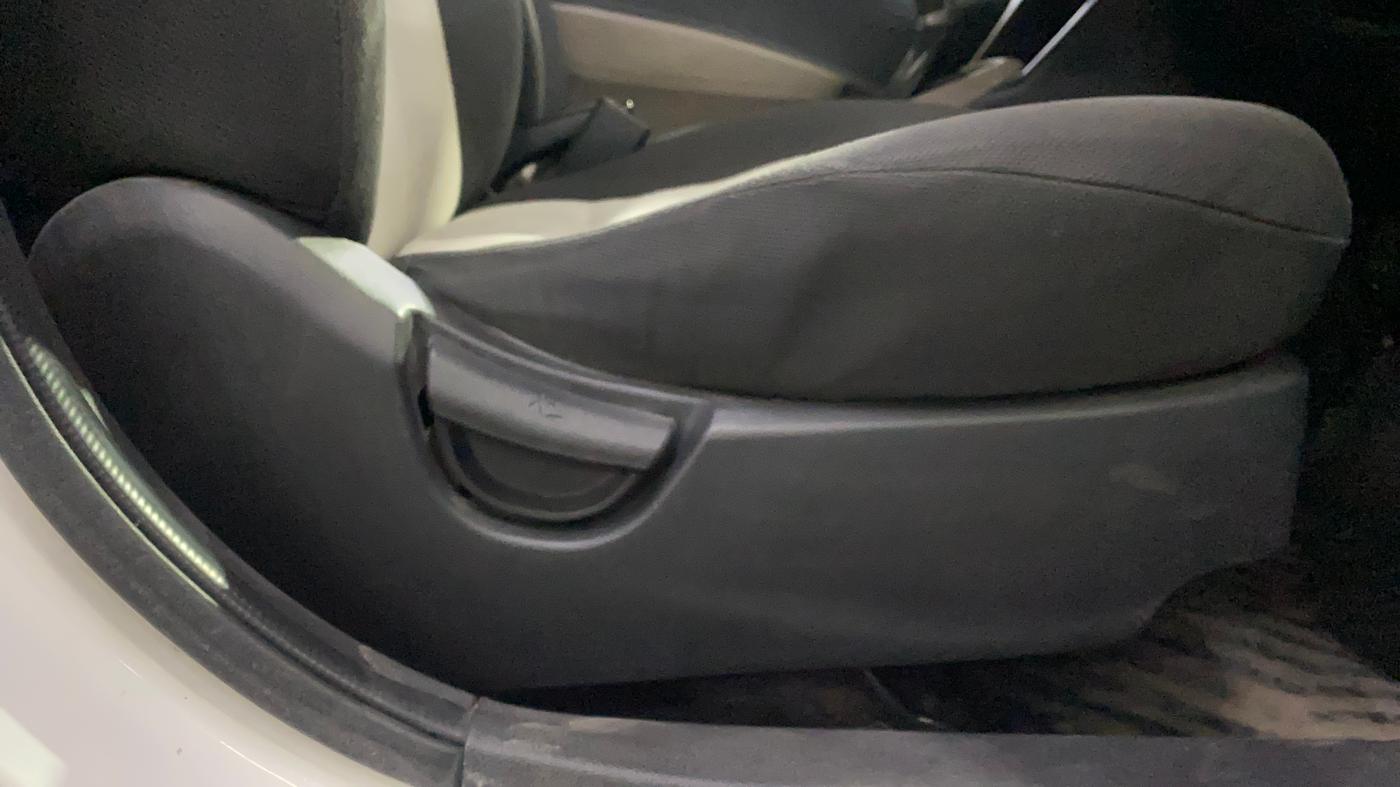 2017 Hyundai Grand i10 MAGNA AT 1.2 KAPPA VTVT, Petrol, Automatic, 26,594 km, Driver Side Adjustment Panel