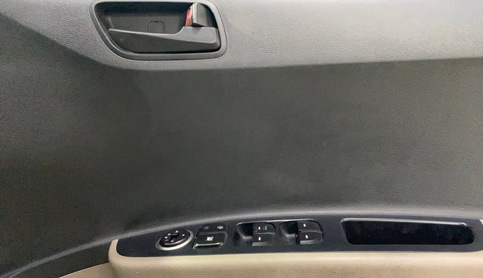 2017 Hyundai Grand i10 MAGNA AT 1.2 KAPPA VTVT, Petrol, Automatic, 26,594 km, Driver Side Door Panels Control