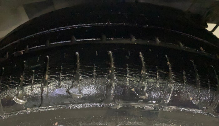 2017 Hyundai Grand i10 MAGNA AT 1.2 KAPPA VTVT, Petrol, Automatic, 26,594 km, Left Rear Tyre Tread