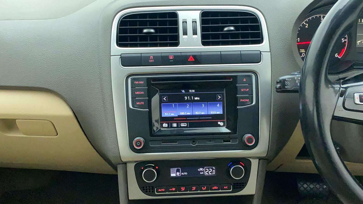 2016 Volkswagen Vento HIGHLINE 1.5 AT, Diesel, Automatic, 1,00,894 km, Air Conditioner