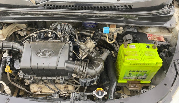 2016 Hyundai i10 MAGNA 1.1, CNG, Manual, 93,408 km, Engine View - Left