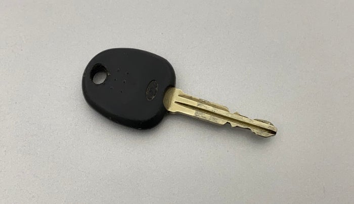 2016 Hyundai i10 MAGNA 1.1, CNG, Manual, 93,408 km, Key Close Up