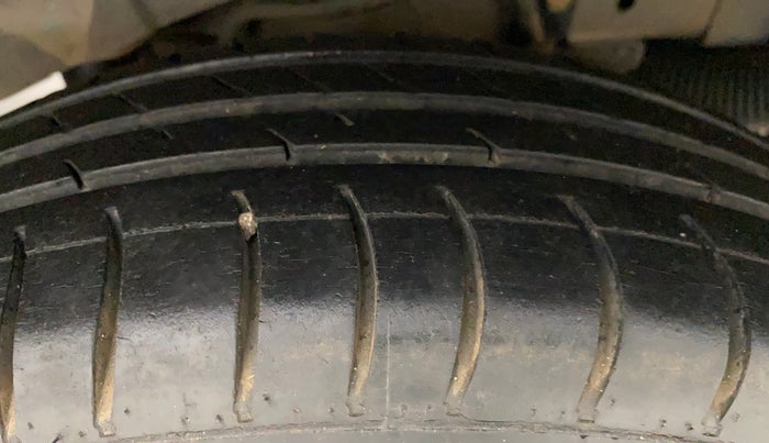 2011 Hyundai Santro Xing GLS, Petrol, Manual, 1,41,380 km, Left Rear Tyre Tread