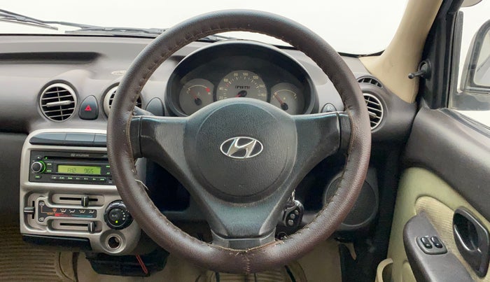 2011 Hyundai Santro Xing GLS, Petrol, Manual, 1,41,380 km, Steering Wheel Close Up