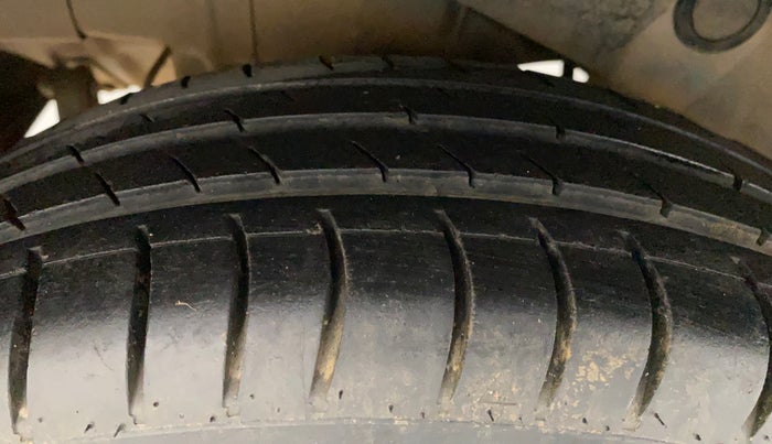 2011 Hyundai Santro Xing GLS, Petrol, Manual, 1,41,380 km, Right Rear Tyre Tread